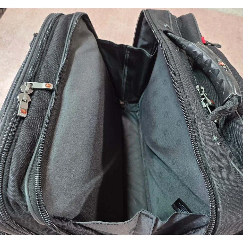 Wenger Swiss Army Patriot 17 Rolling Laptop Briefcase Wheeled Case Black